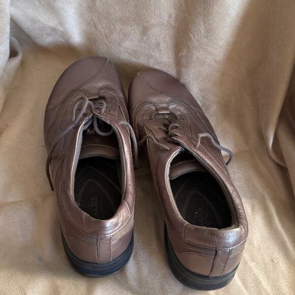 Clark’s In-Motion Hike Walking Shoes Sz 10 Pewter Gray Metallic Leather Comfort - Picture 2 of 3